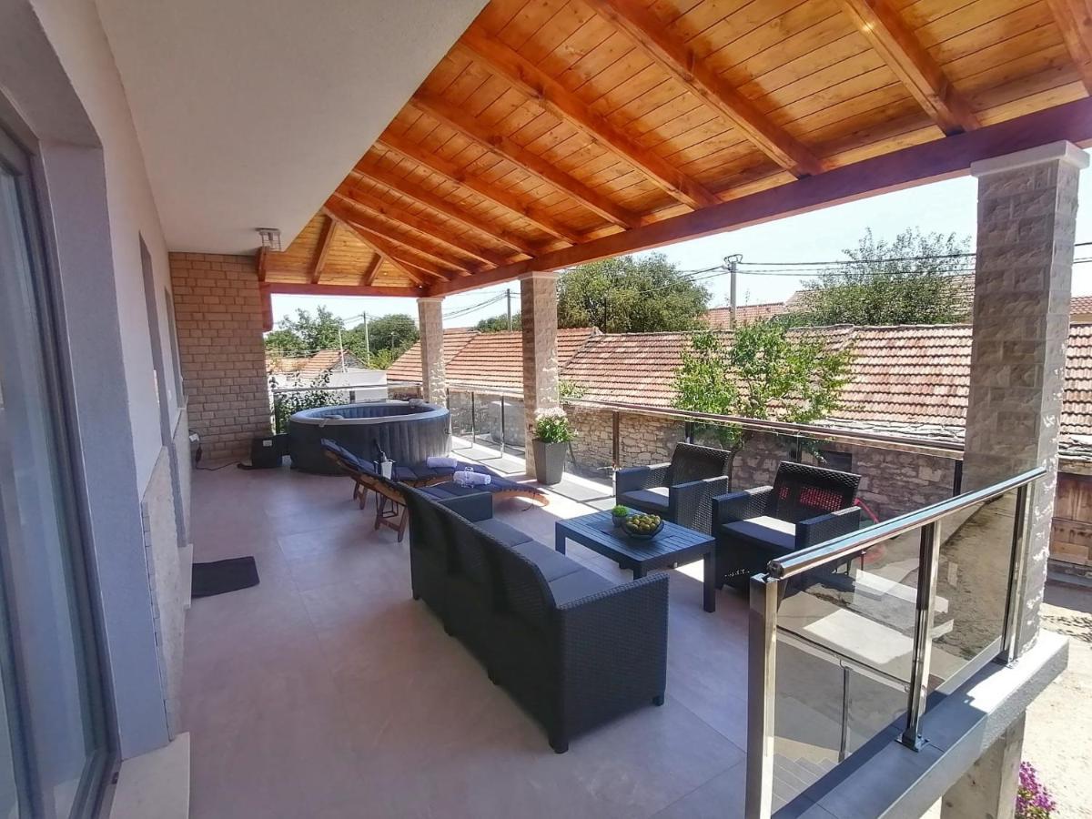 Modern Penthouse Ivan With Rooftop Swimming Pool And Jacuzzi Drinovci 외부 사진